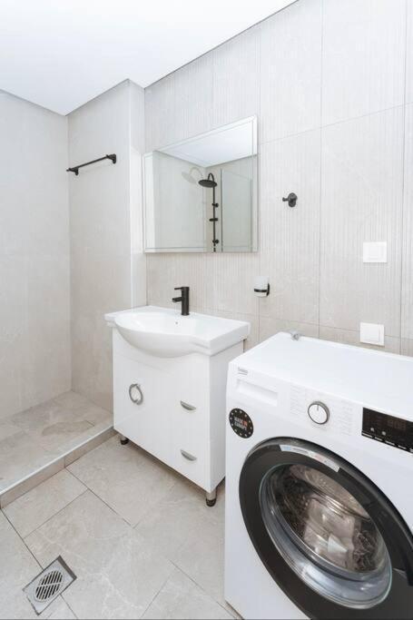 Chic Apartment Near Acropolis Aten Exteriör bild